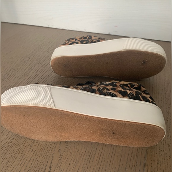 Steve Madden Emmi Leopard Print Platform Sneakers - Picture 12 of 16